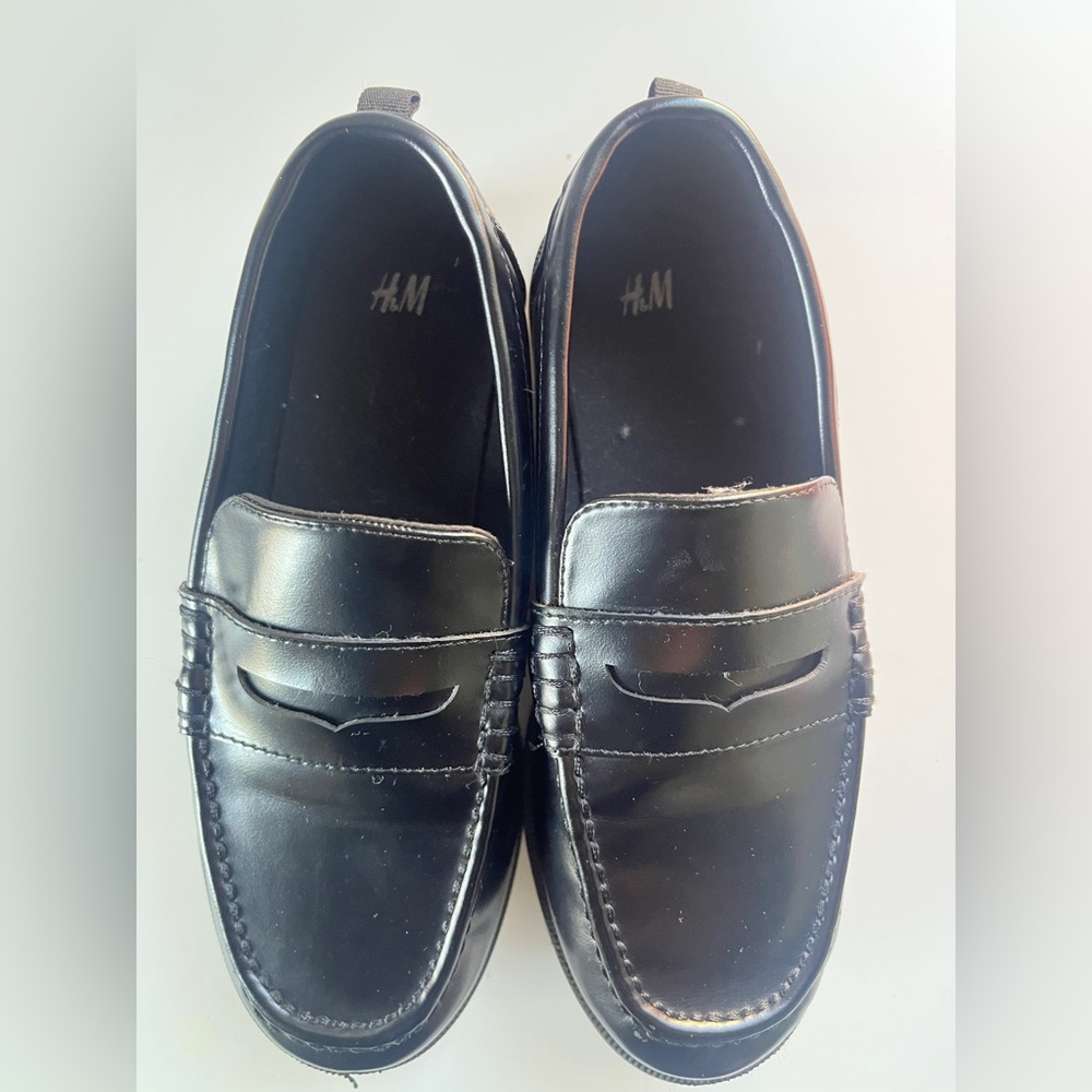 H&M Kids Size 13.5 Black Loafers